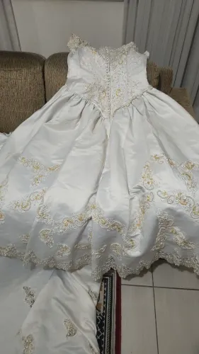 Vendo vestido de noiva - modelo vintage - sou de Taubaté SP e não entrego.