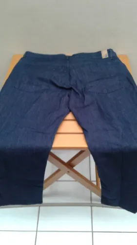2 Calças Jeans TNG Azul e Preta Tamanho 48