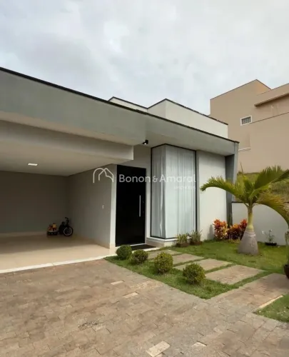 Casa Térrea à Venda em Condomínio Fechado - Valinhos - 3 Suítes, Piscina e Espaço Gourmet