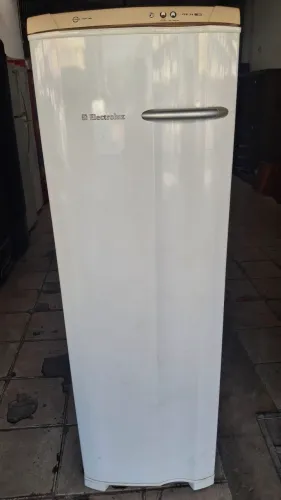 FREEZER VERTICAL ELECTROLUX FROST FREE CONSERVADO