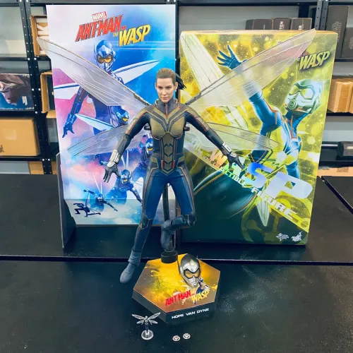 Boneco Hot Toys Wasp Vespa do filme Antman and Wasp