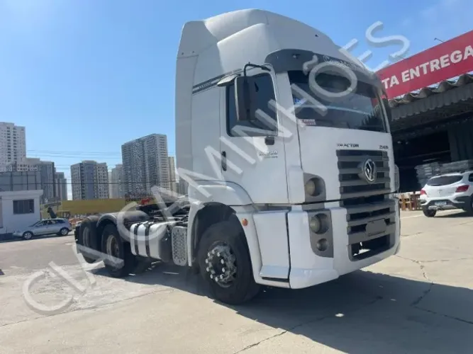 VW TRACTOR 25-420 ANO 2014 6x2