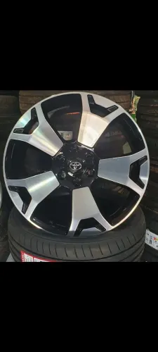Rodas Hilux SRX aro22 novas em até 10x de R$729,00 no cartão de crédito