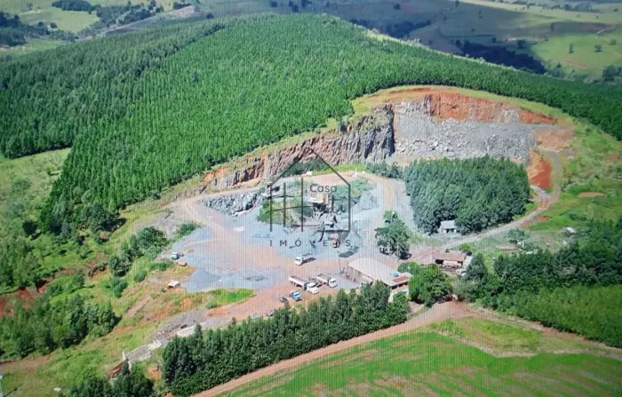 Vende-se PEDREIRA DE PORTEIRA FECHADA, no interior de Sp