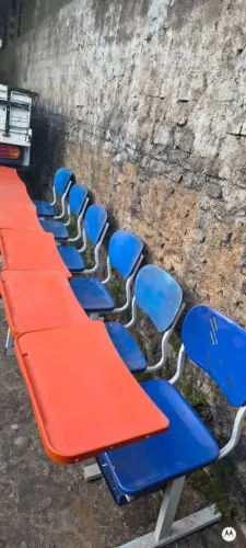 Lote cadeira escolar em polipropileno 