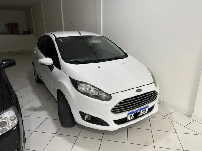 Ford Fiesta 1.6 16V Flex Aut. 5P 2016