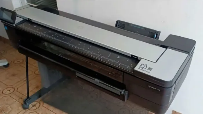 Plotter HP T830 36' com Scanner - R$ 17.900,00.