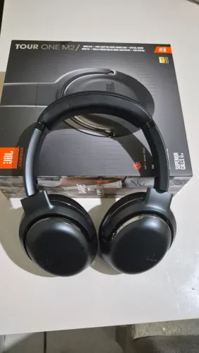 JBL Tour One M2