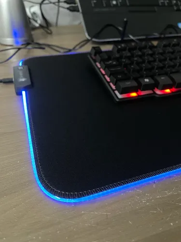 Mouse Pad Gamer B-MAX LED RGB Grande - R$ 69 (Entrega grátis no Centro de BC)