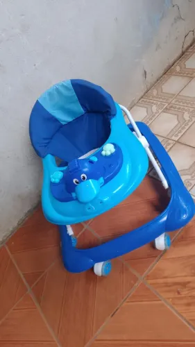 Vende-se andador infantil masculino ,não faço entrega 