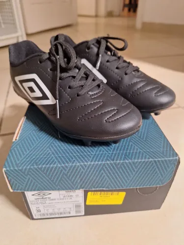 Chuteira infantil umbro