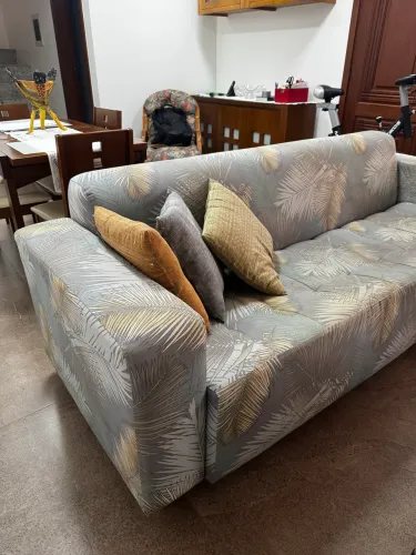 Sofá 3 lugares (Tecido Aquablock) - 2,20m x 0,85m