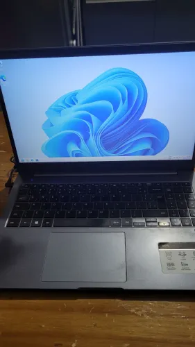 Samsung Book NP550XDA i5 11ª Geração | 8GB | SSD 256GB | Iris Xe