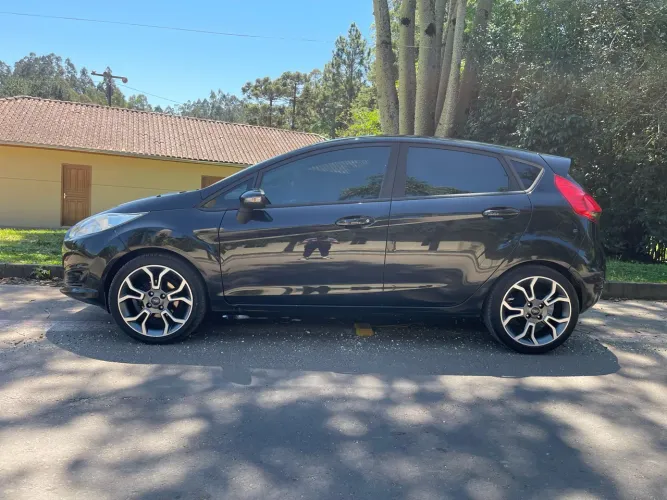 Ford Fiesta 1.6 16V Flex Mec. 5P 2015