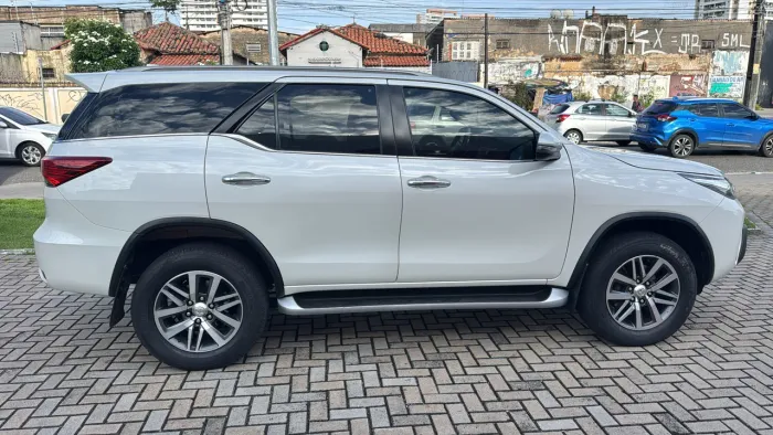Toyota Hilux SW4 SRX 4X4 2.8 TDI 16V Dies. Aut. 2019