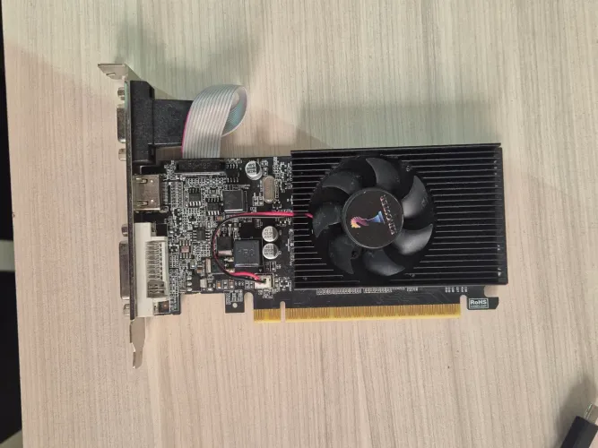 Placa de Vídeo GT 210 1GB DDR3 - VGA HDMI DVI