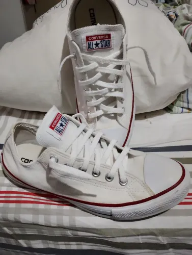 Vendo um par de tênis ALL star semi novo