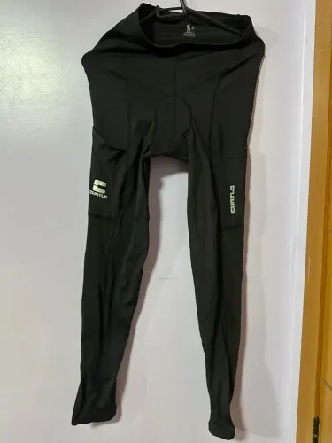 Calça Ciclismo Feminina Curtlo com Bolsos e Zíper no Tornozelo - Tamanho P
