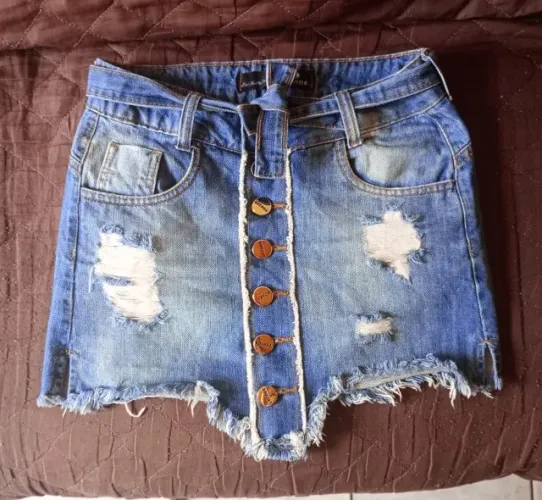 Saia jeans com botões + faixa