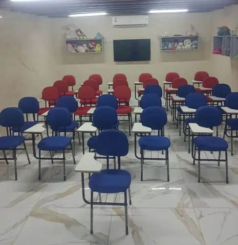 Cadeira universitárias escola estofadas
