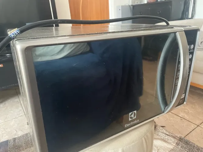 Microondas Electrolux (retirada de peças ou reparo)
