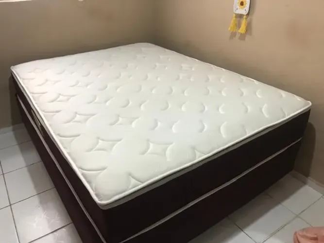Cama Box de Casal de Mola com pillowtop- Marca plumatex Turim