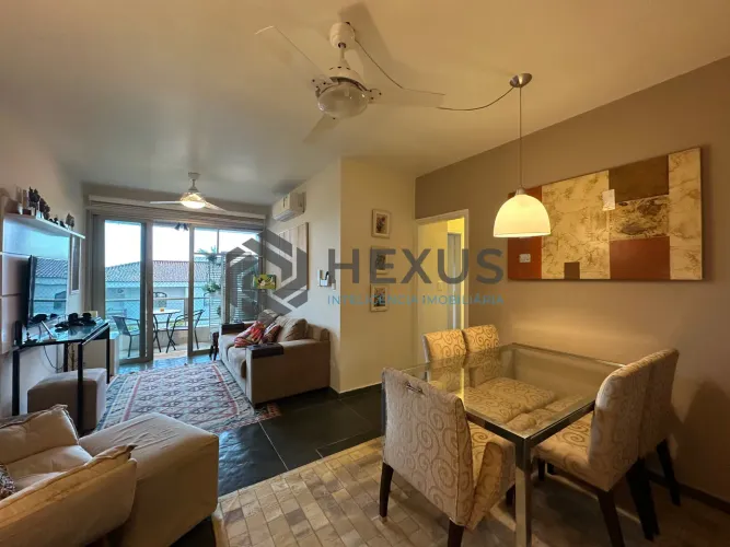 Apartamento com varanda a 250m da praia na Enseada, Guarujá