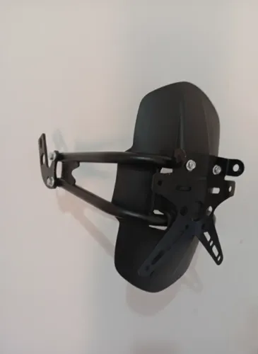 PARALAMA TRASEIRO ARTICULADO COM SUPORTE DE PLACA UNIVERSAL 