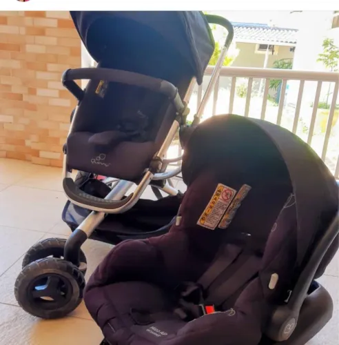 Carrinho de bebê + bebê conforto Quinny