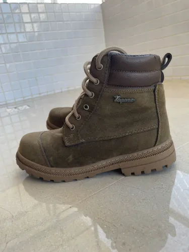Bota carmuça