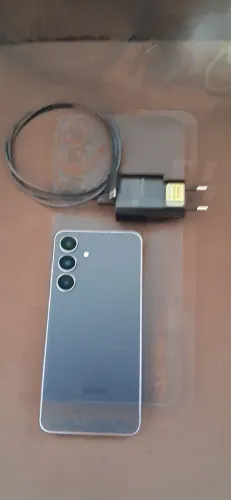 Celular Samsung s25 fe, estado de novo carregador original 