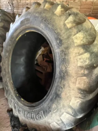 Pneu trator e/ou graneleiro 18.4-30 10 lonas PIRELLI