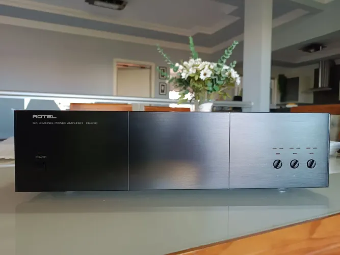 Amplificador Power Rotel RB 976 três canais