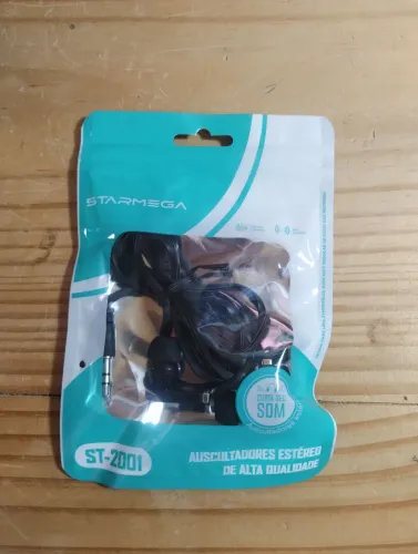 Fone de ouvido com microfone
