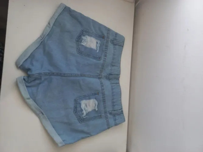 Short jeans