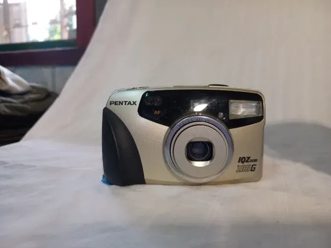 Pentax Iq Zoom 105g 35mm Camera