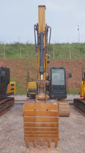 ESCAVADEIRA  ESTEIRA SANY SY135C 13,5T