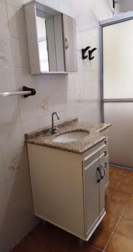 Título: Balcão de banheiro com granito + espelho (completo) - pronto pra uso<br>