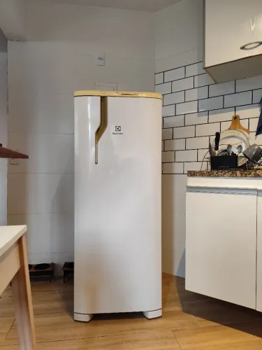 Geladeira Electrolux RE31