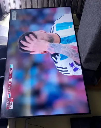 Televisão SAMSUNG 75' polegadas Crystal UHD 4k