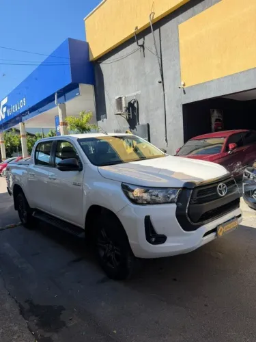 Toyota Hilux CD SR 4X4 2.8 TDI Diesel Aut. 2024
