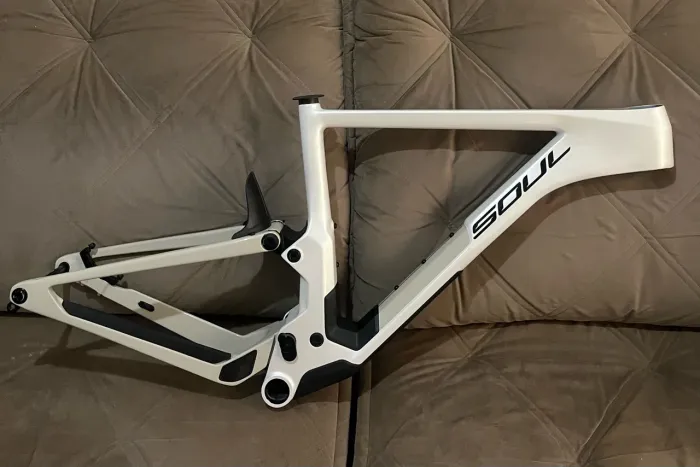Quadro Sol Volcano G3, tamanho 19/L