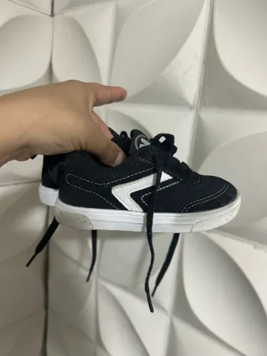 Vendo sapatos infantil masculino