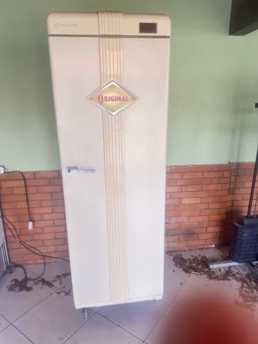 CERVEJEIRA METAL FRIO 2.000,00