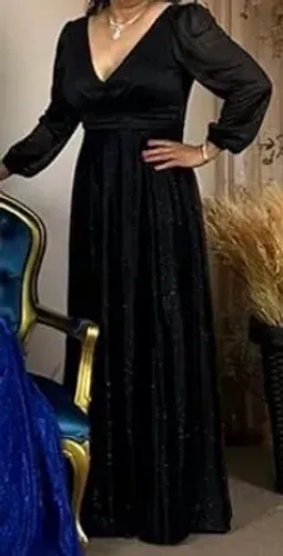 VESTIDO DE FESTA LONGO PRETO COM BRILHO E MANGA LONGA 