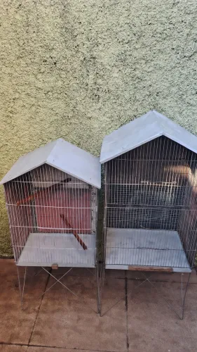 2 Viveiros para Pássaros - 1 em Bom Estado + 1 para Reparo