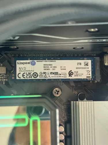 SSD Kingston NVMe M.2 2TB - Pouco Uso (menos de 1 ano), Perfeito Estado e Ultrarrápido!