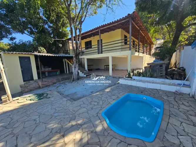 Chácara 1.250m² com 03 quartos , piscina e córrego nos fundos em Contagem!