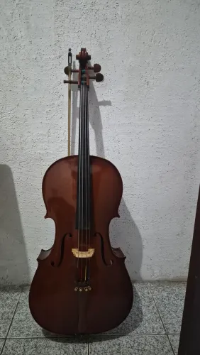 Violoncelo semi novo