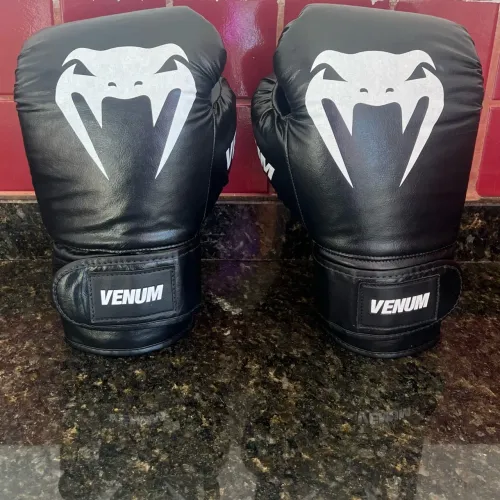 Luva Luta Boxe e Muay Thai Venum Original 14oz